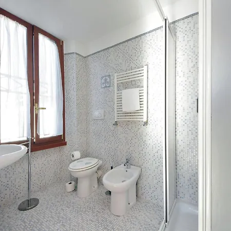 Apartamento Lungofiume - Ottimo Collegamento Aeroporto E Roma