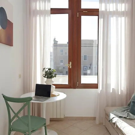 Apartamento Lungofiume - Ottimo Collegamento Aeroporto E Roma